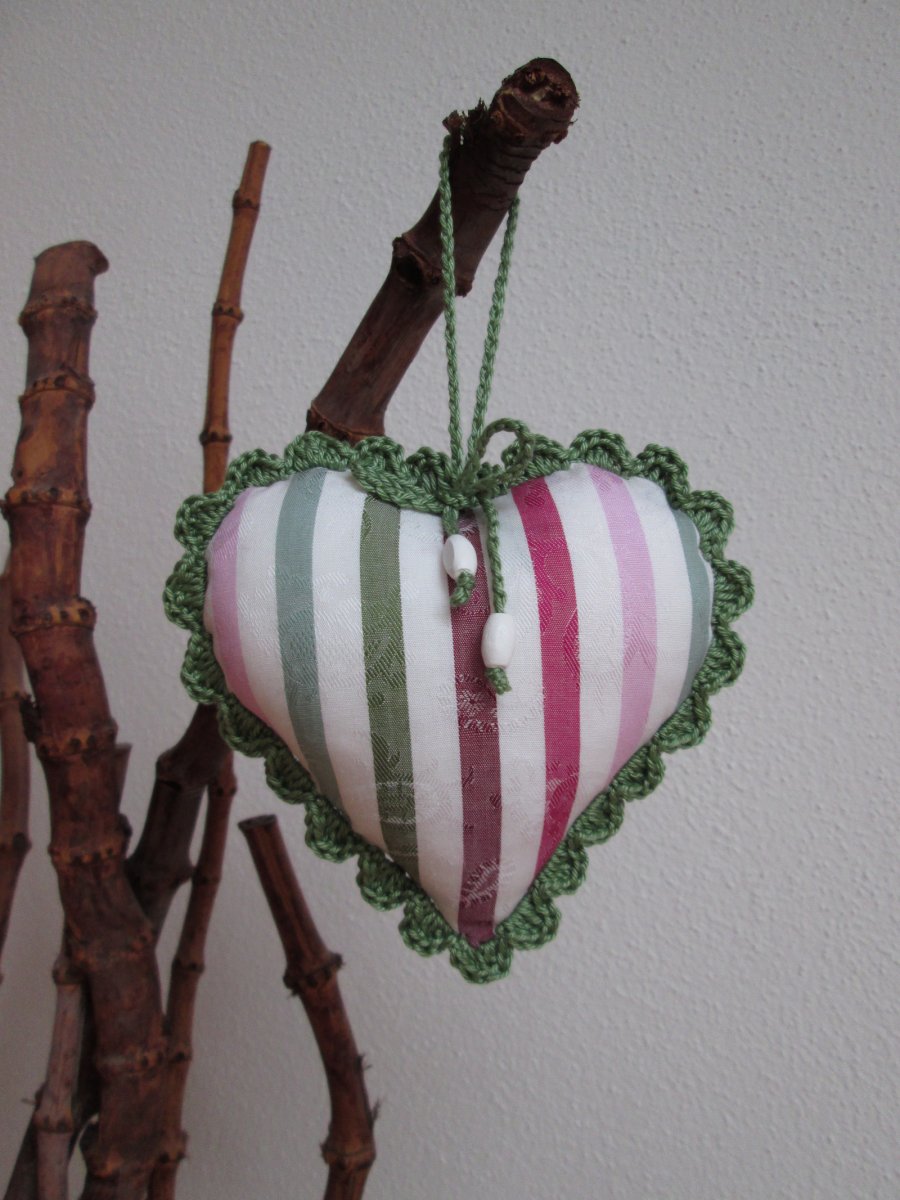 Proužkované srdíčko