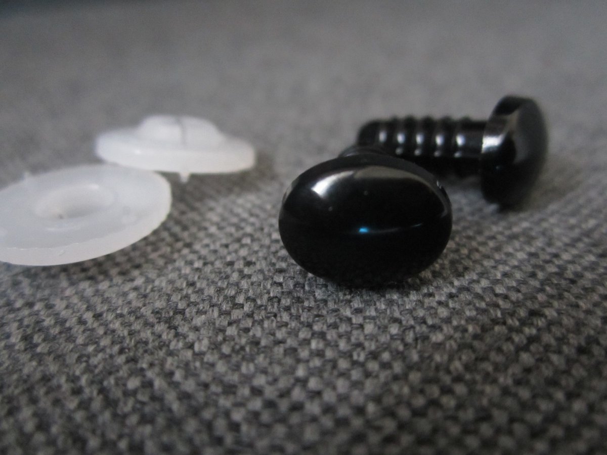 Bezpečnostní oči oválná, černá barva, 15mm