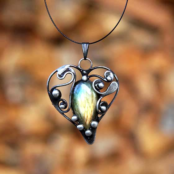 Bohumila - Labradorit + Náušnice ZDARMA...