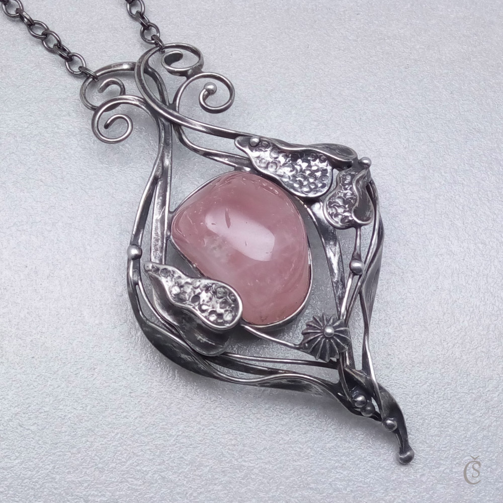 Potichu - Růženín