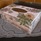 Krabička na kapesníky - krása dřeva bodláky