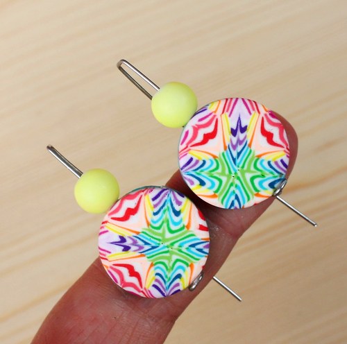 pestré náušnice ..chir. ocel