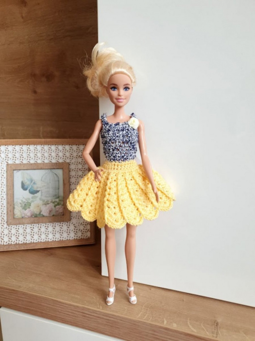 Šaty pro Barbie