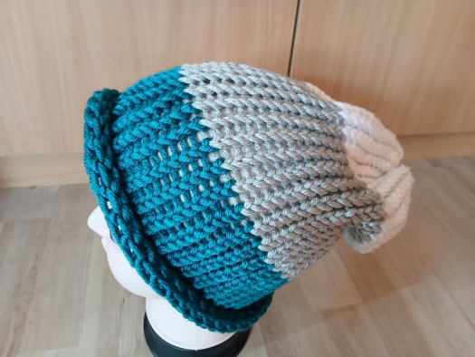 Pletená spadlá čepice  