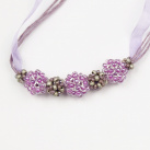 Fialové a šedé šité kuličky