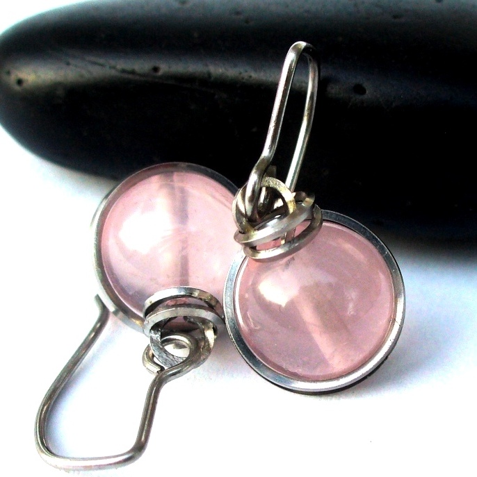 NÁUŠNICE  Růžový sen