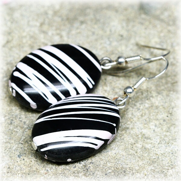 Černé náušničky