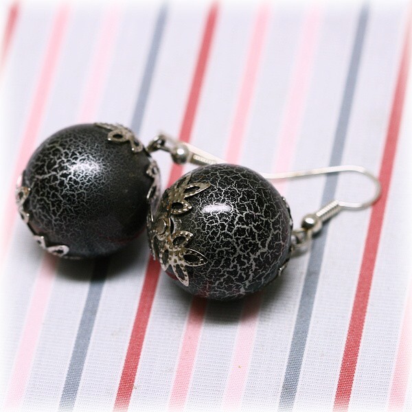 Černé náušničky