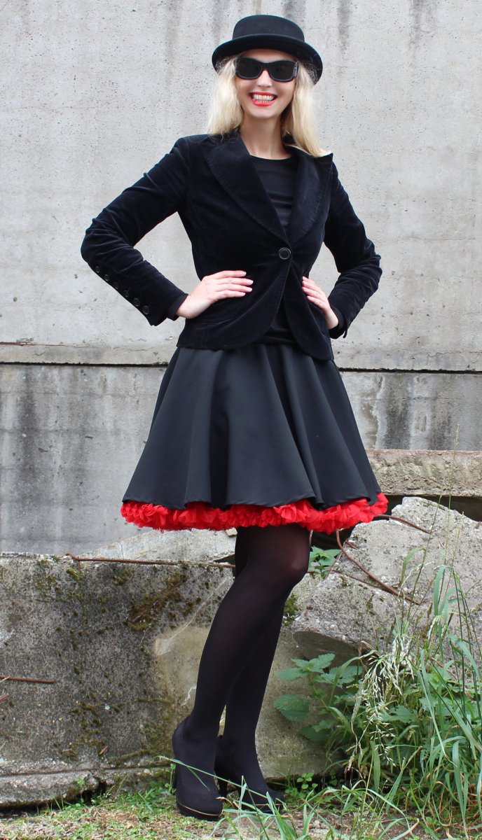 FuFu sukně černá s červenou spodničkou