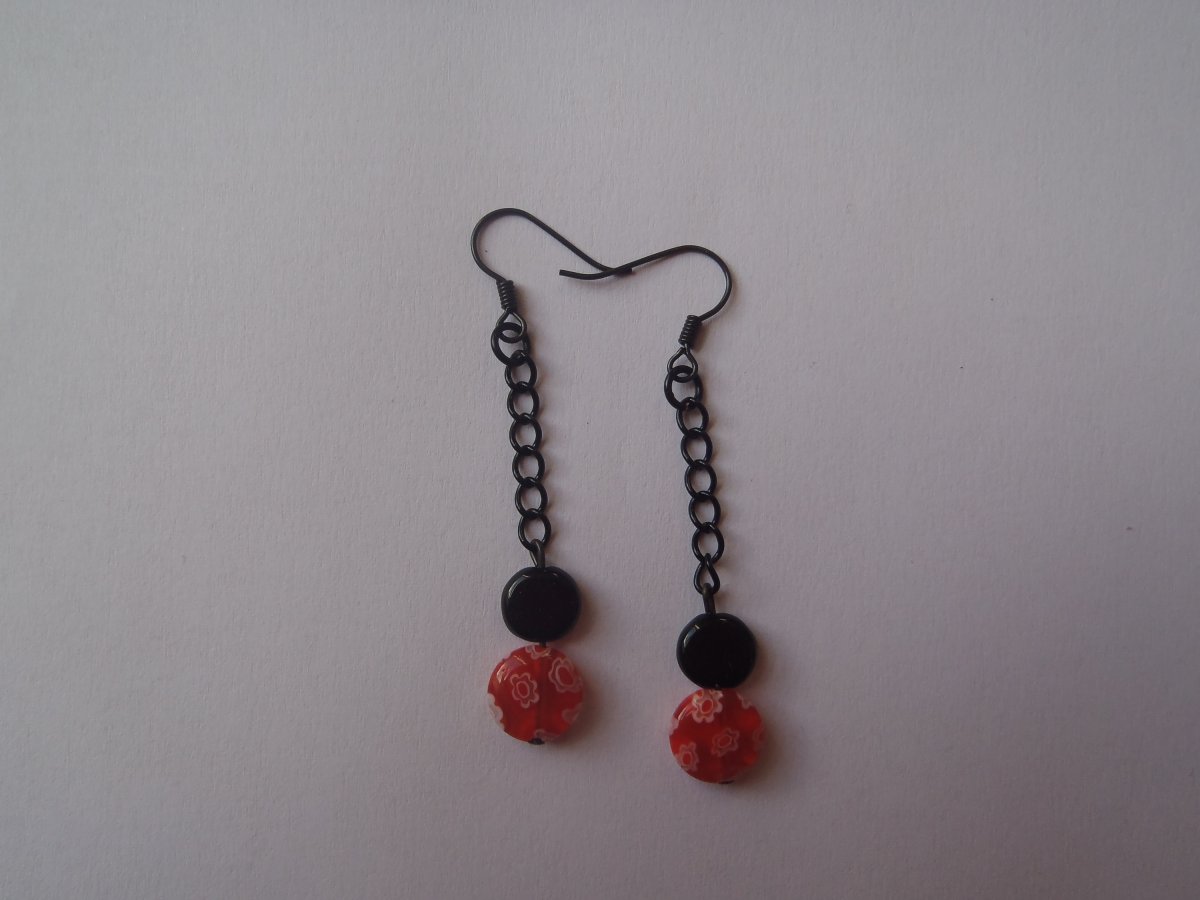 dlouhé červeno-černé