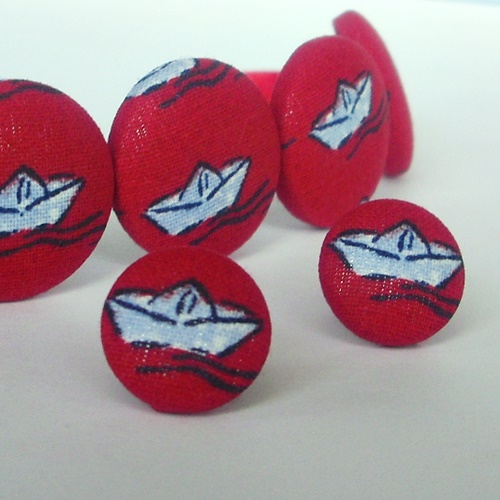 Buttonkový set Vyplouváme v červené!