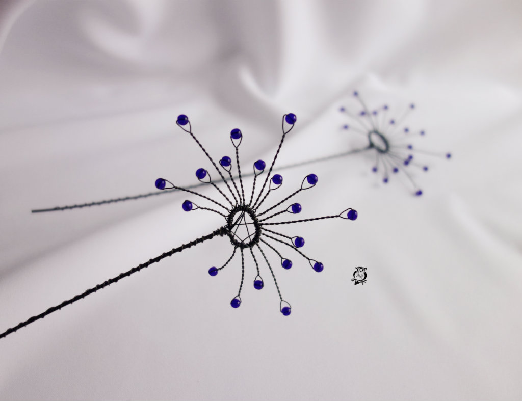 Drátovaný zápich...Modré chmýří pampelišky