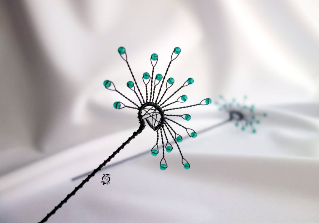 Drátovaný zápich...Zelené chmýří pampelišky