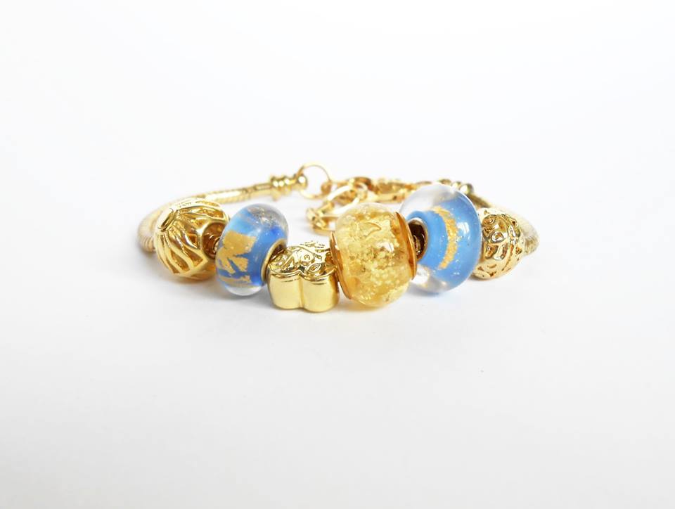 Chrpy v obilném poli