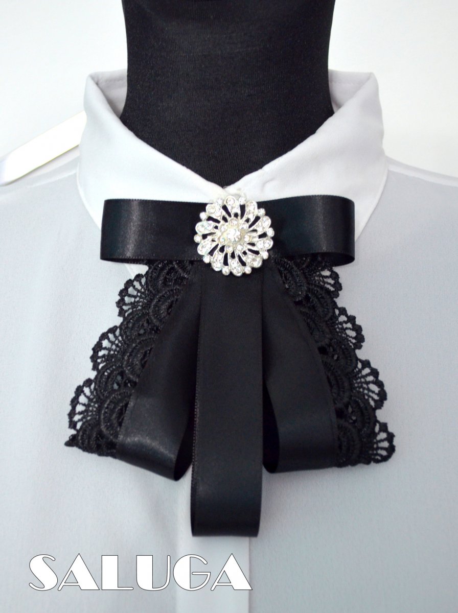 Dámský motýlek - černý krajkový