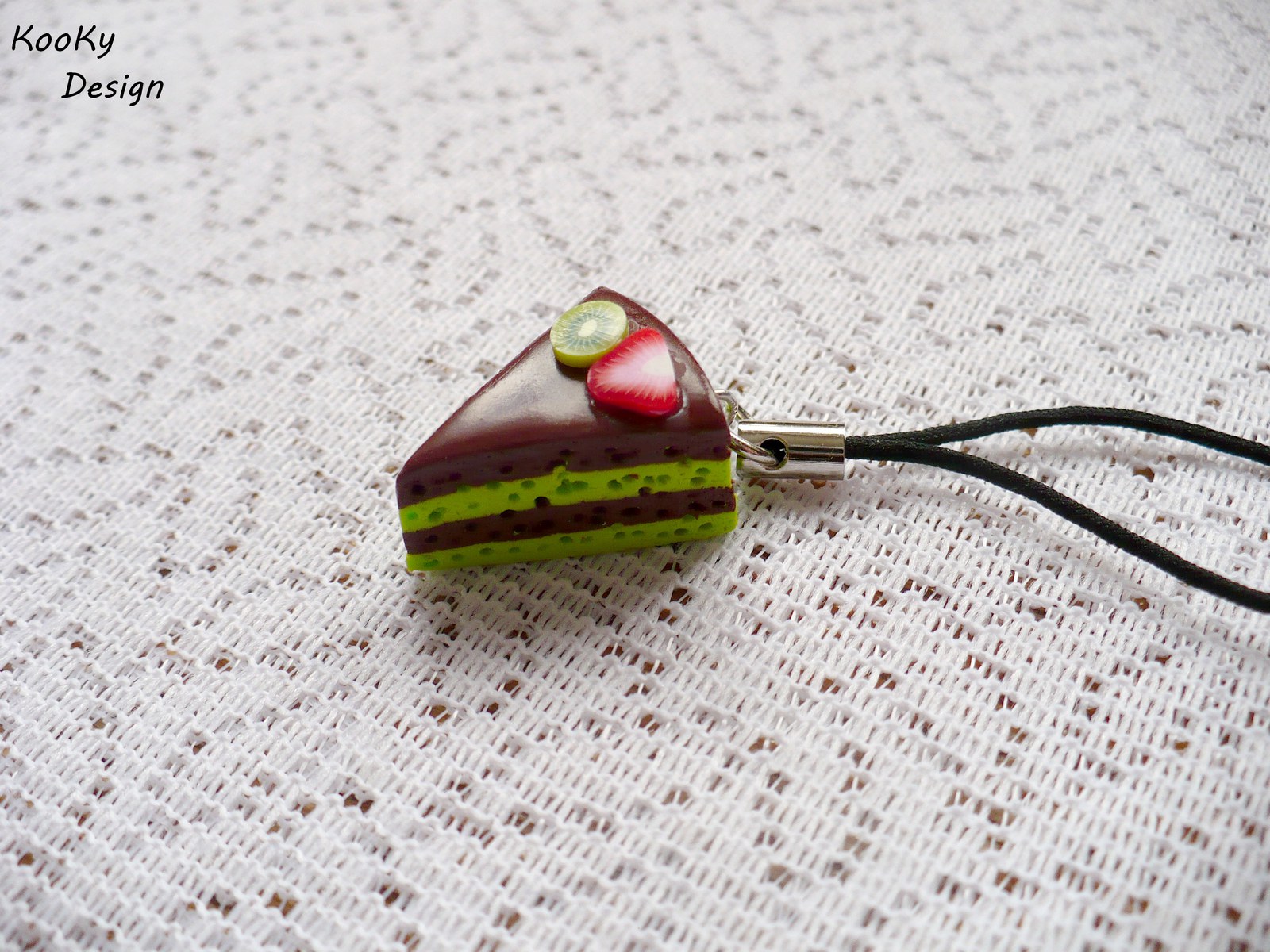 Přívěsek na mobil - dortík