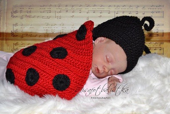 Háčkovaný komplet "beruška" 