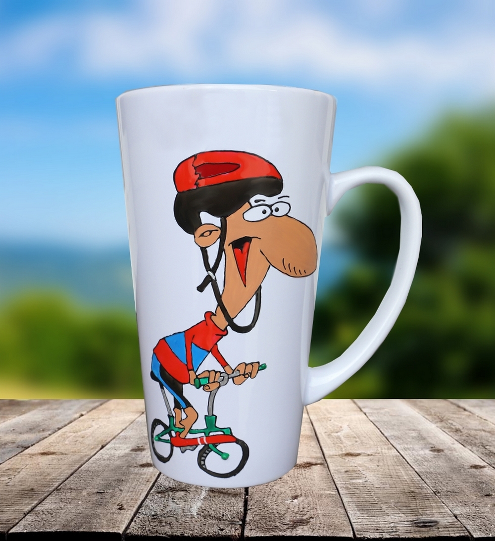 Hrnek dlouhý - veselý cyklista