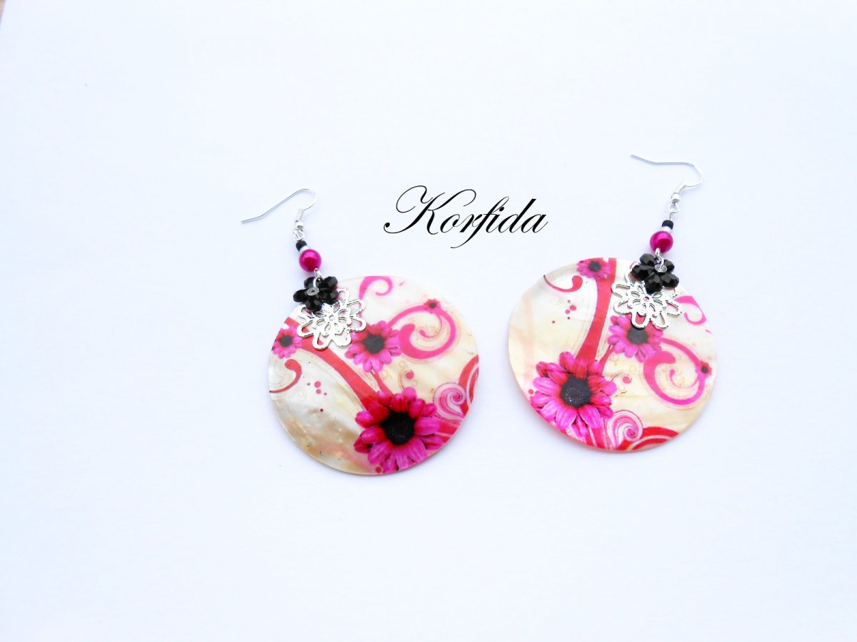 Náušnice perleť bílá, černá, růžová s kytičkou (194/16)