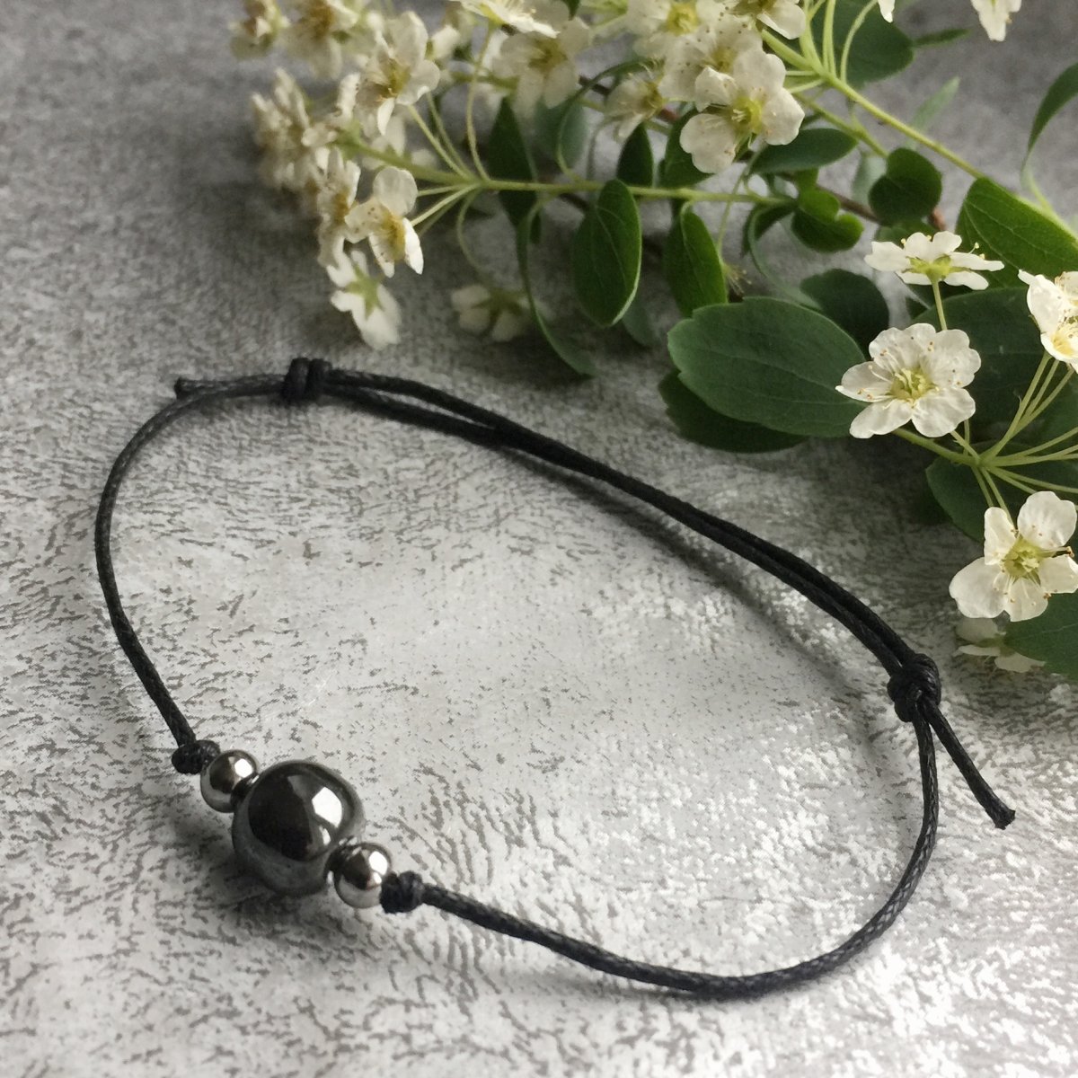 Černý náramek s hematitem