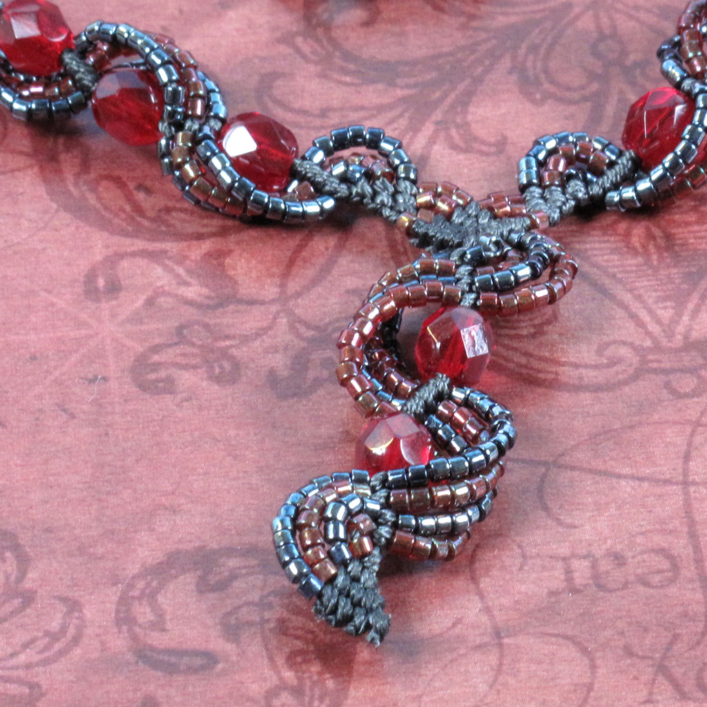 Macramé náhrdelník Julie ruděhematitový  (č.1368)