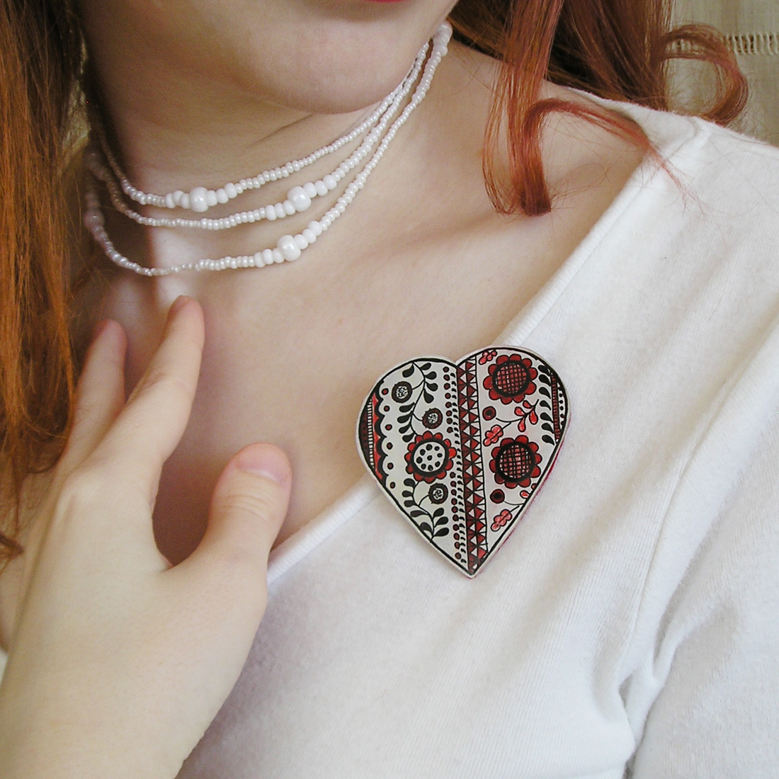 plastová brož Srdce