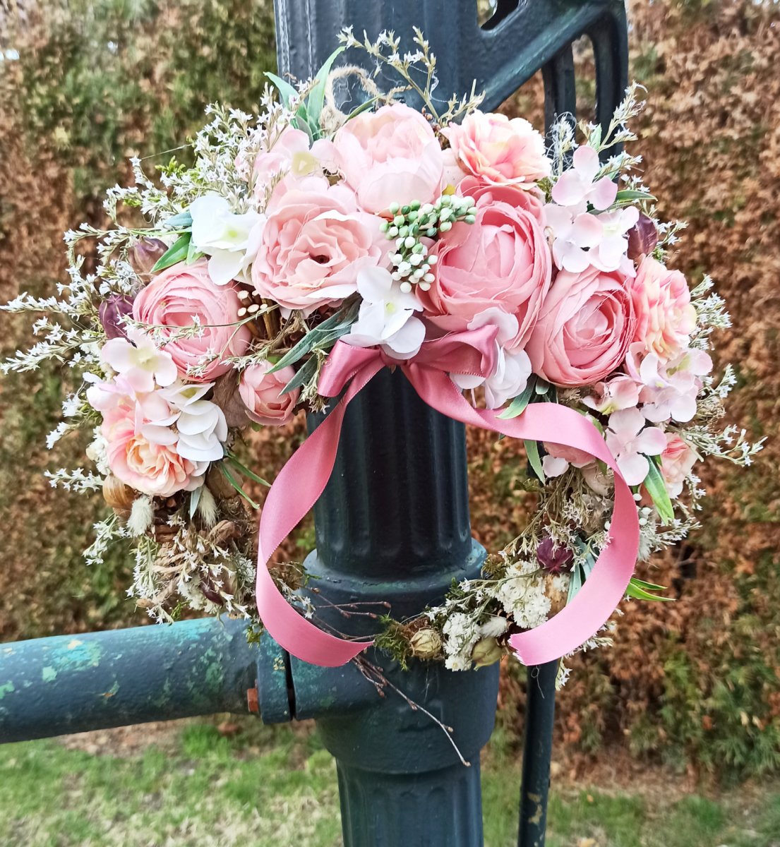 Věneček otevřený, v růžové