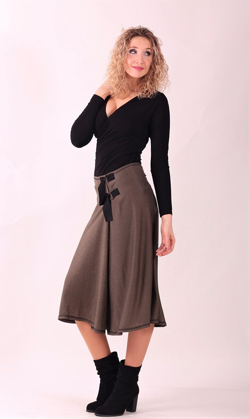 Hnědá zvonová sukně se skladem 