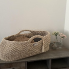 Hačkovaný koš pro miminko