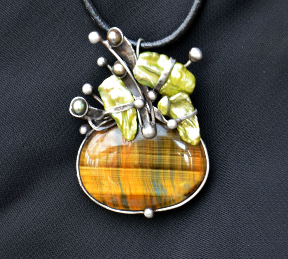 Zlaté oko- tygří oko, perla