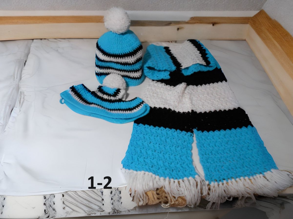 Háčkovaný set pro koně a jezdce