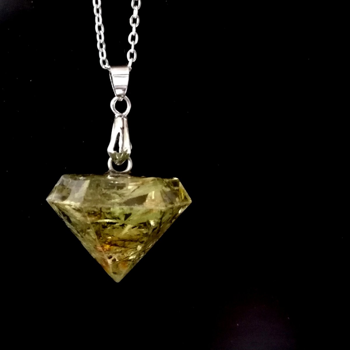 Zalito v pryskyřici-souprava