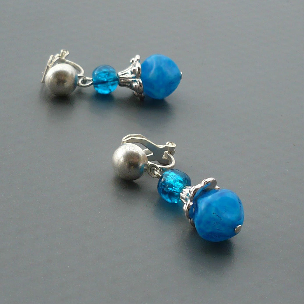 Krátké zvonečky - tyrkysové klipsové náušnice