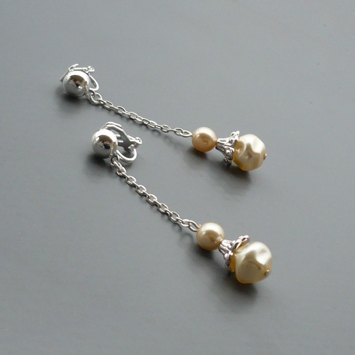 Řetízkové zvonečky - krémové klipsy