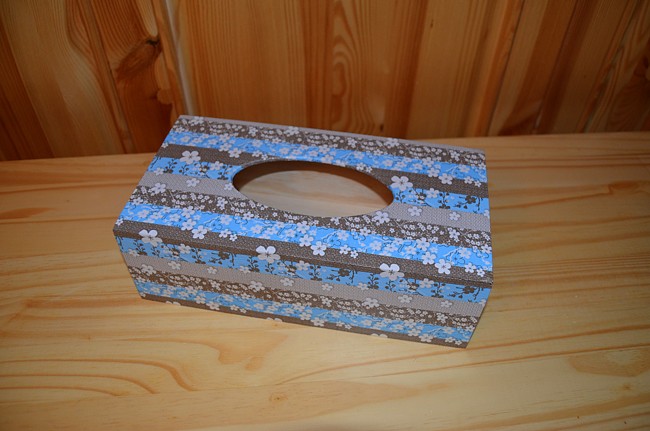 krabička na kapesníky modré pruhy