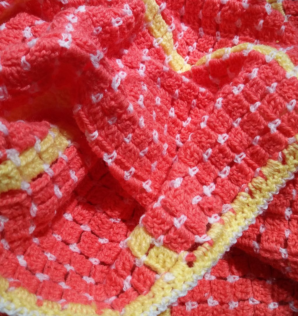 háčkovaná deka oranžovo-žlutá