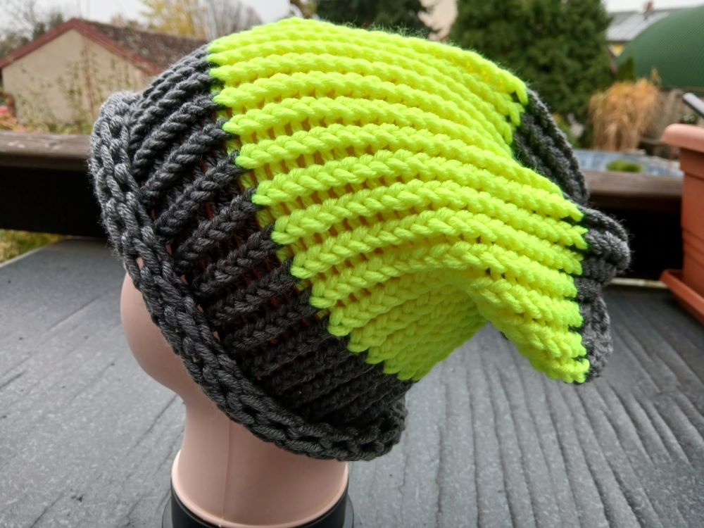 Pletená spadlá čepice 