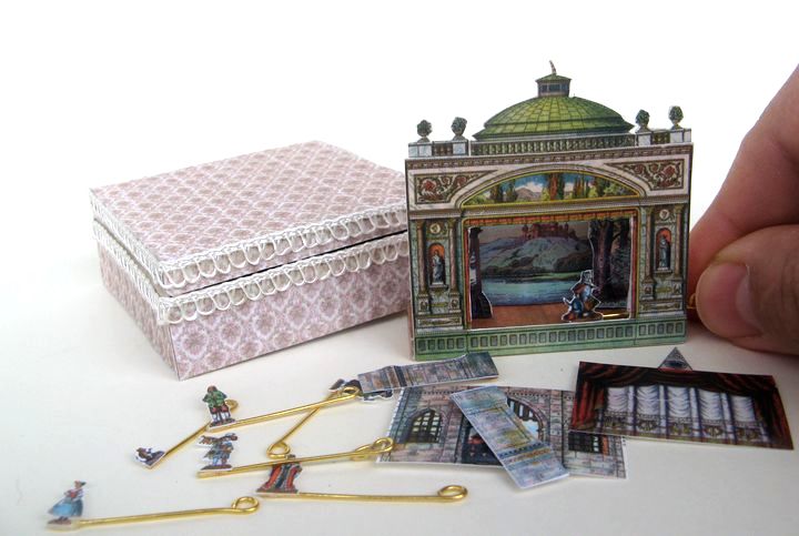 Miniaturní starodávné (vintage) papírové divadlo