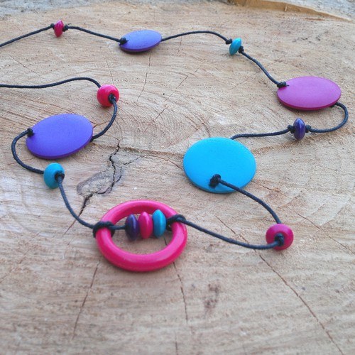 Barevné dřevěné korále