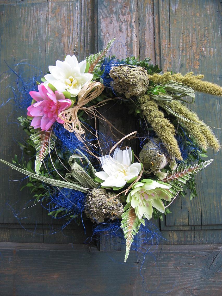 začínají kvákat u naší tůně