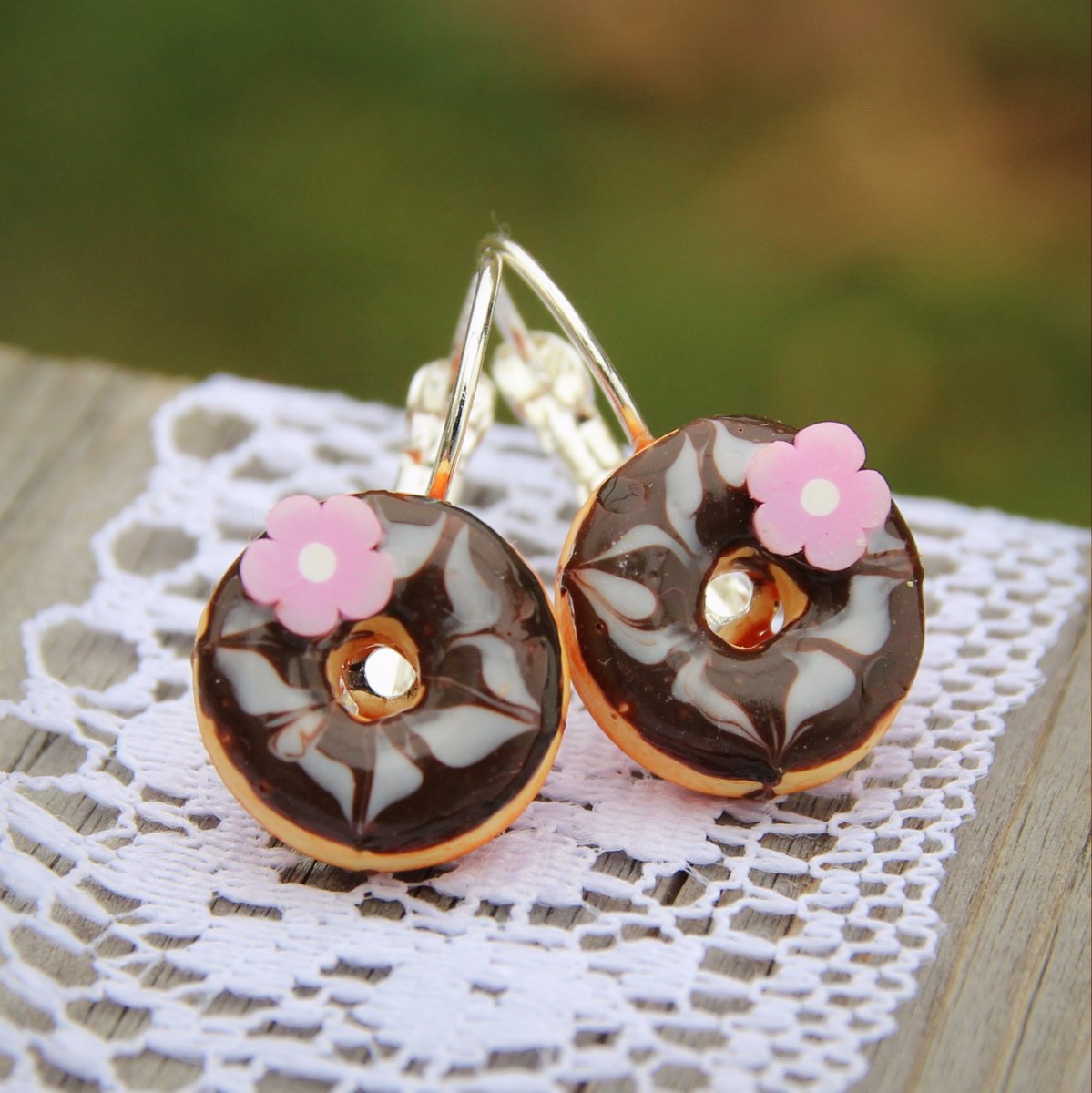 Donuty s kytičkami, zavírací háčky