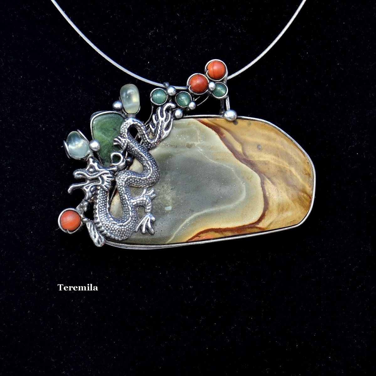 Ze sluje - jaspis pestrý