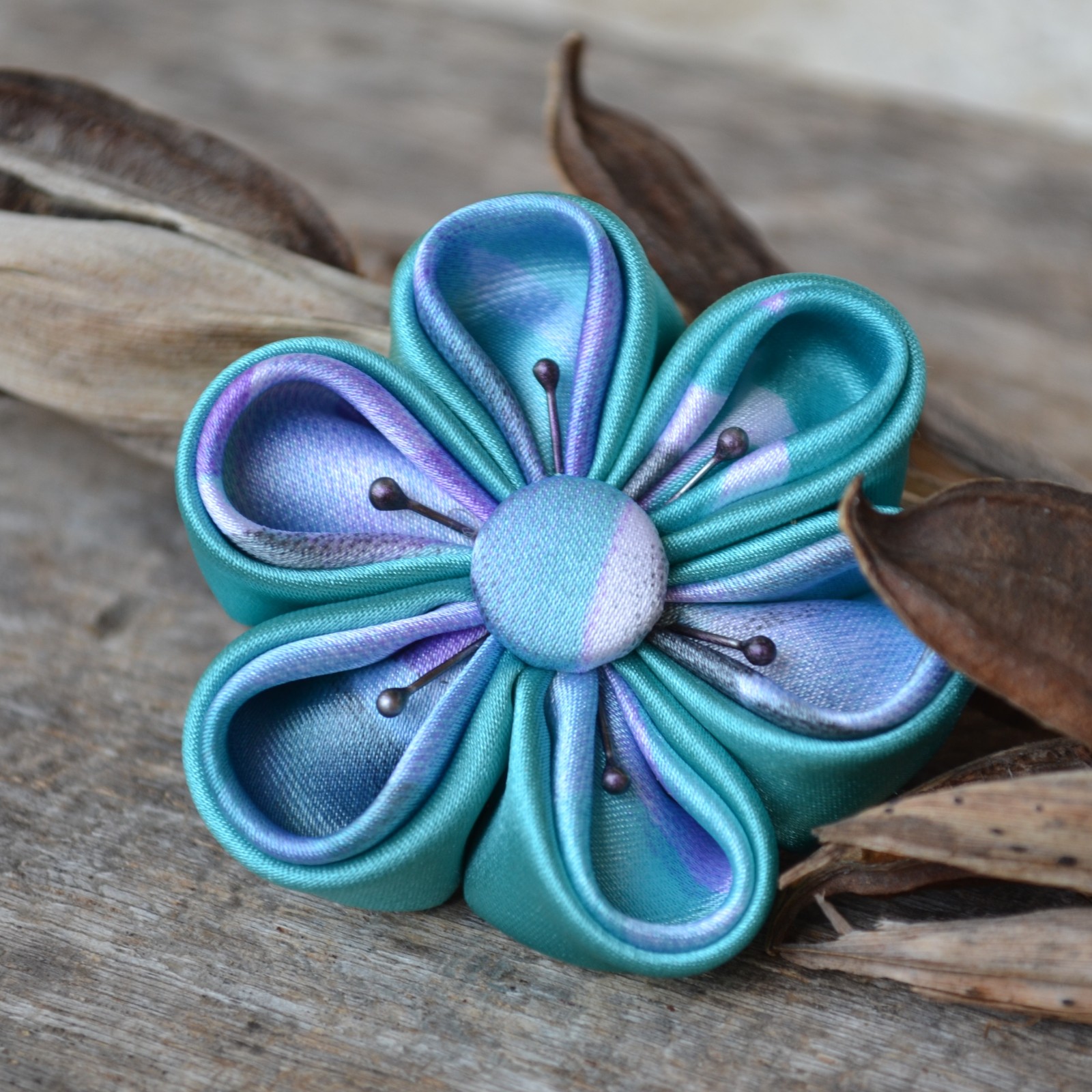 Kanzashi brož - Hisa