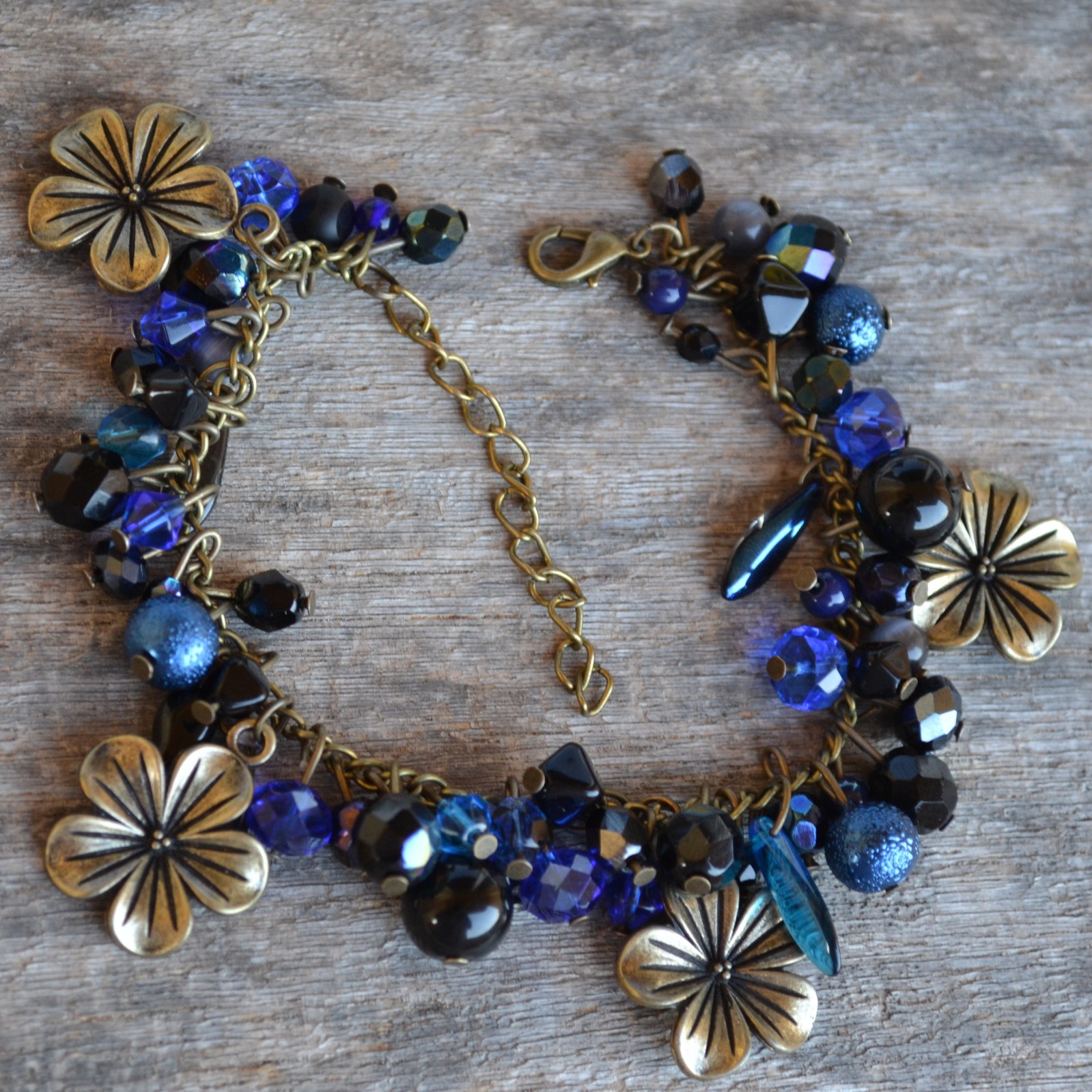 ketlovaný náramek - magické květy