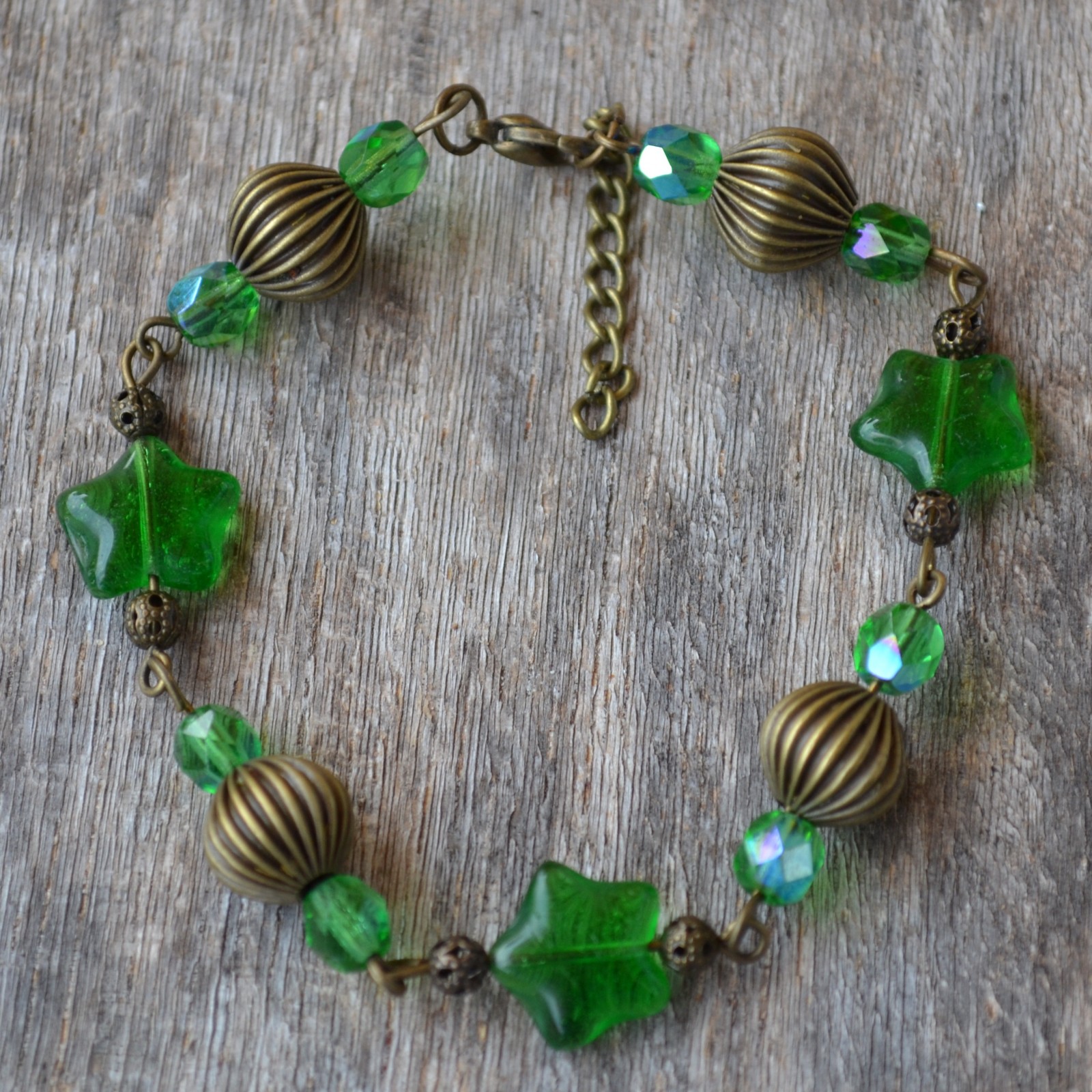 ketlovaný náramek - zelený