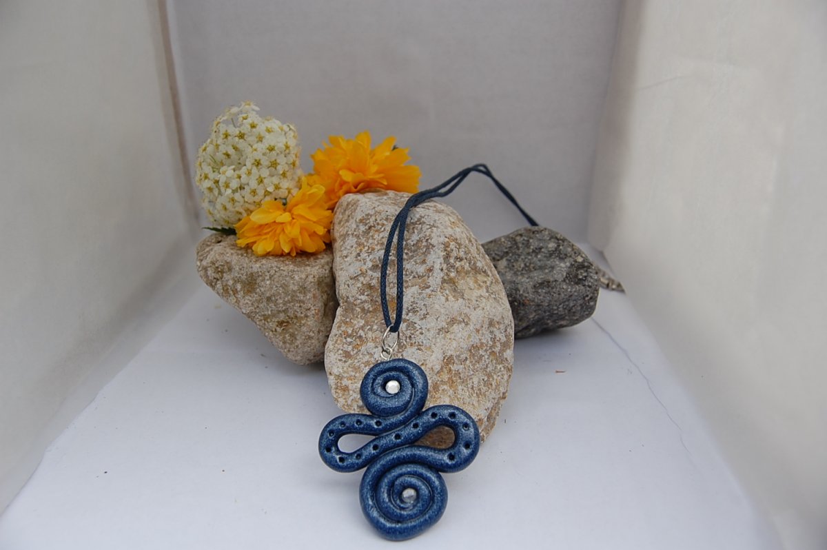 Fimo tmavě modrý přívěšek