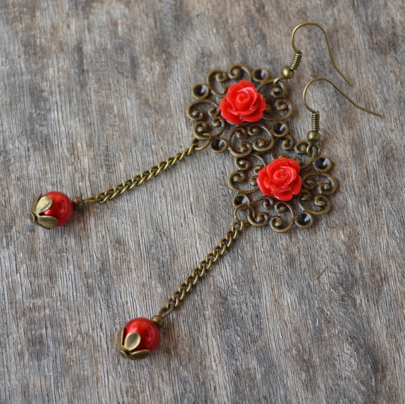 Náušničky - červená růžička