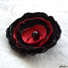 Květinka červeno černá