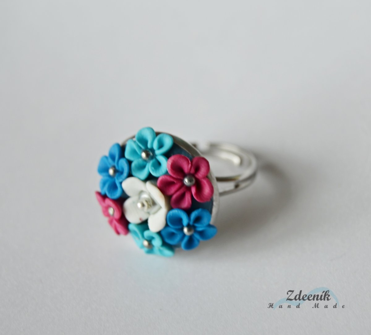 Kytičkový prstýnek