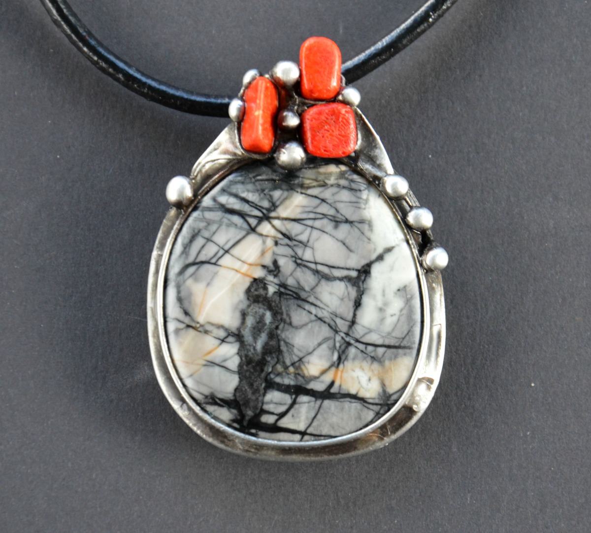 Jdu lesem - picasso jaspis, korál